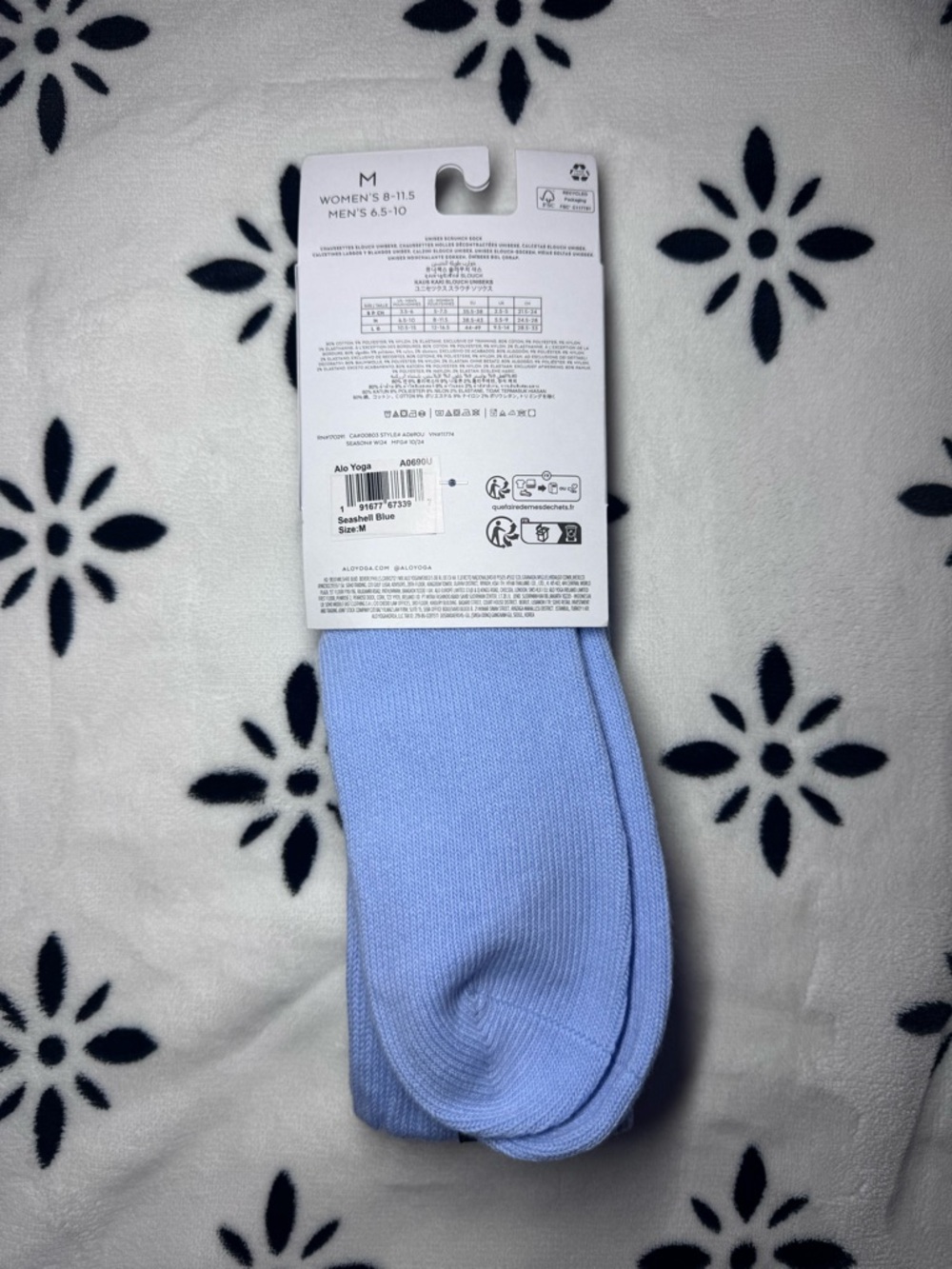 ALO Yoga Unisex Scrunch Socks - Light Blue - Picture 2 of 2